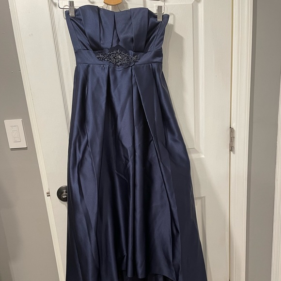 azzlee dresses Bonnie V Neck Empire Chiffon Bridesmaid With Ruffle Sleeves Women's Light blue Zip-front Color Code:809 life-event-first-date-outfit-ideas